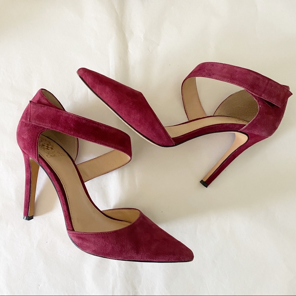 👠 Vince Camuto burgundy suede heels